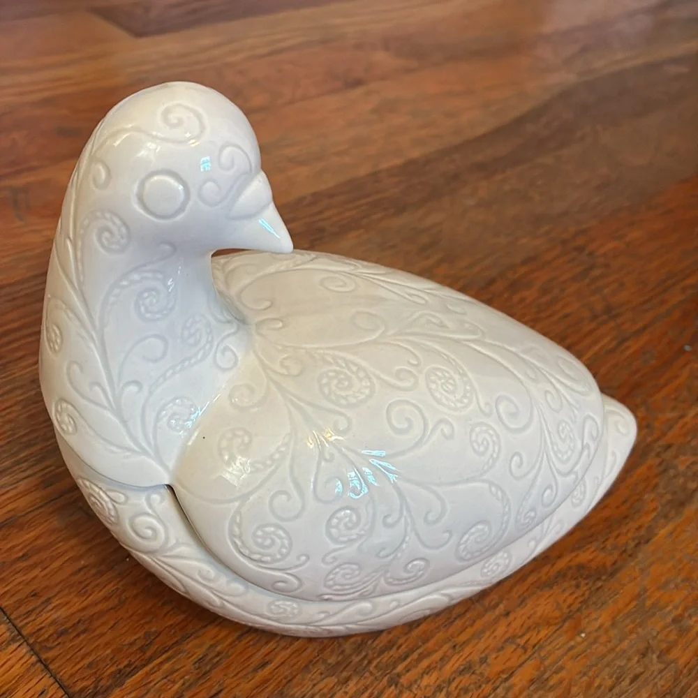 White Ceramic Bird Figurine Trinket Box